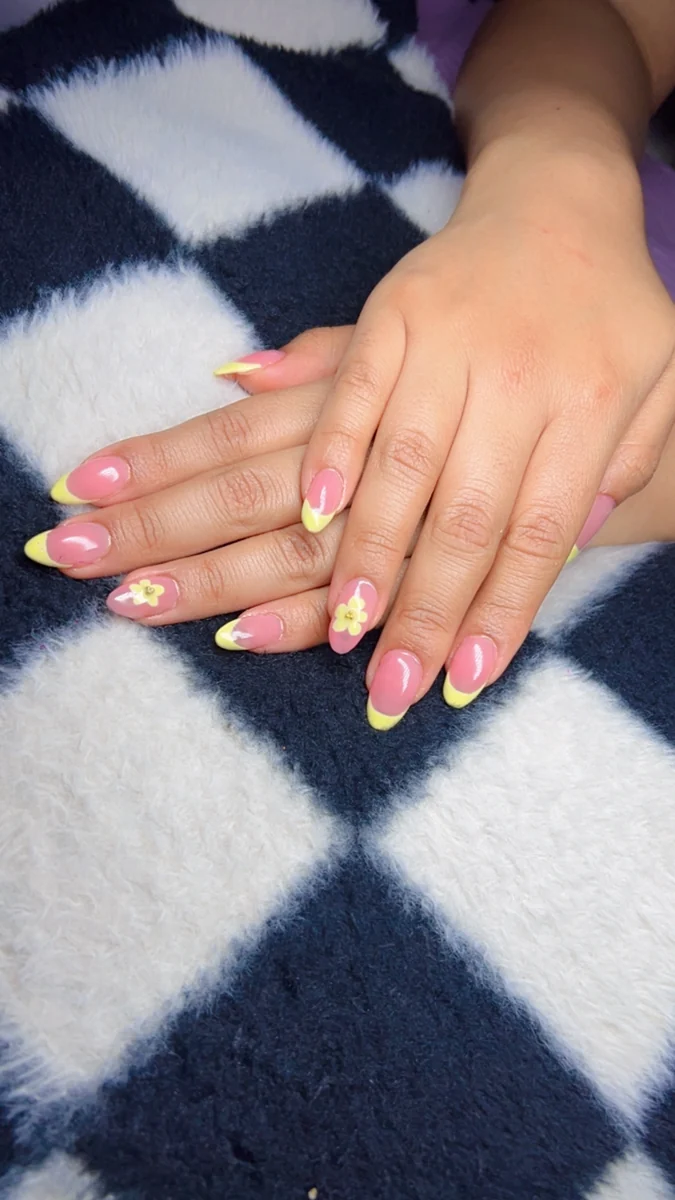 Diseño real de uñas de Lala Nails
